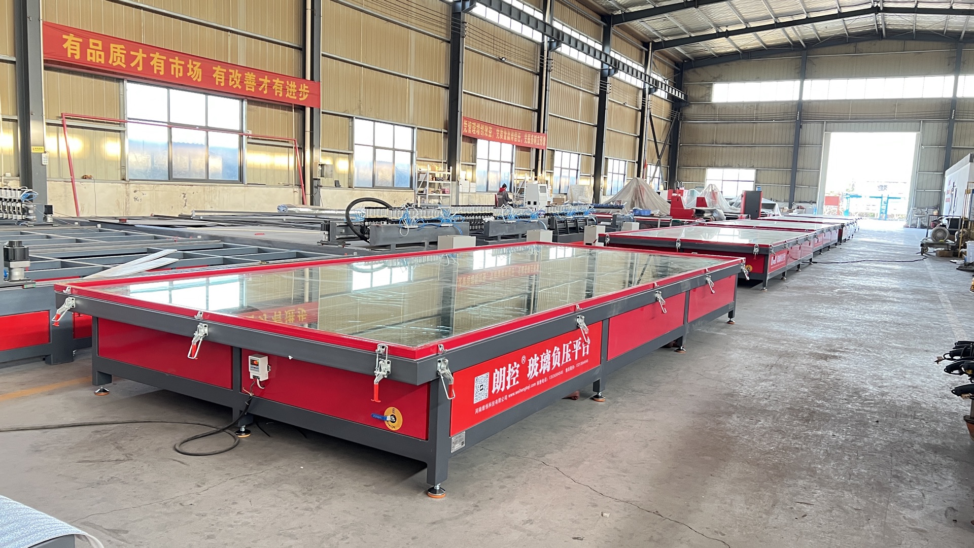 Vacuum tables in an equipment workshop
